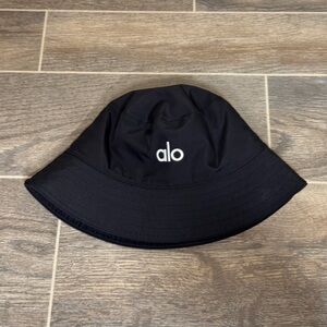 ALO Yoga Black Bucket Hat Minimalist Design